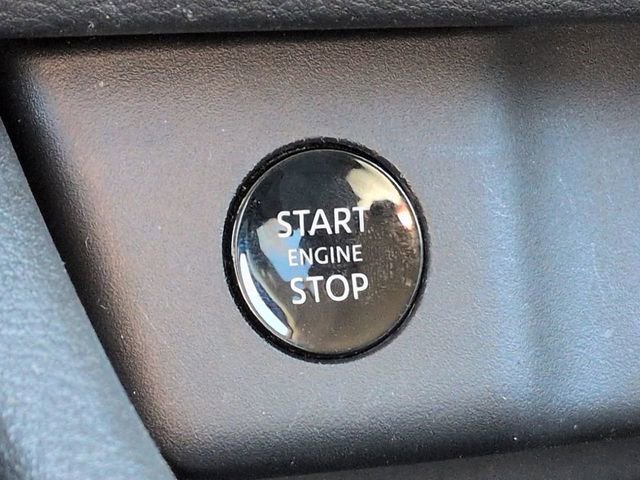 Used 2025 Nissan Rogue SV AWD/4WD image 35