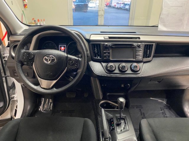 Used 2017 Toyota RAV4 LE image 19