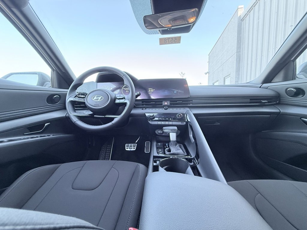 New 2025 Hyundai Elantra SEL image 29