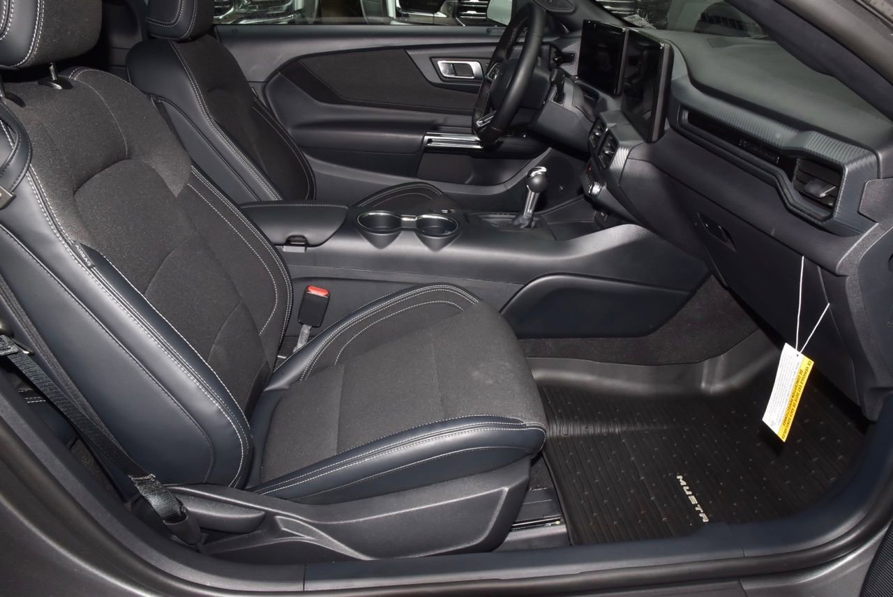 Certified 2024 Ford Mustang Coupe RWD image 18