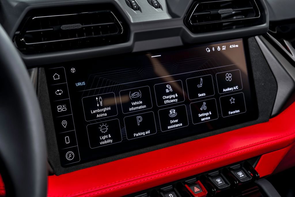 Used 2025 Lamborghini Urus SE AWD/4WD image 67
