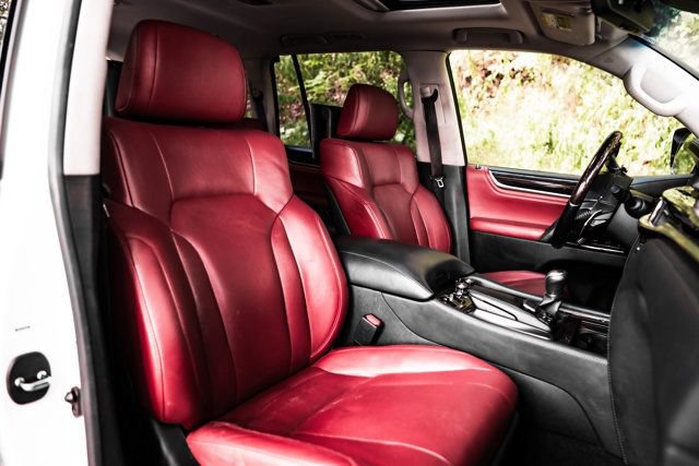 Used 2016 Lexus LX 570 4WD w/ Luxury Package image 14