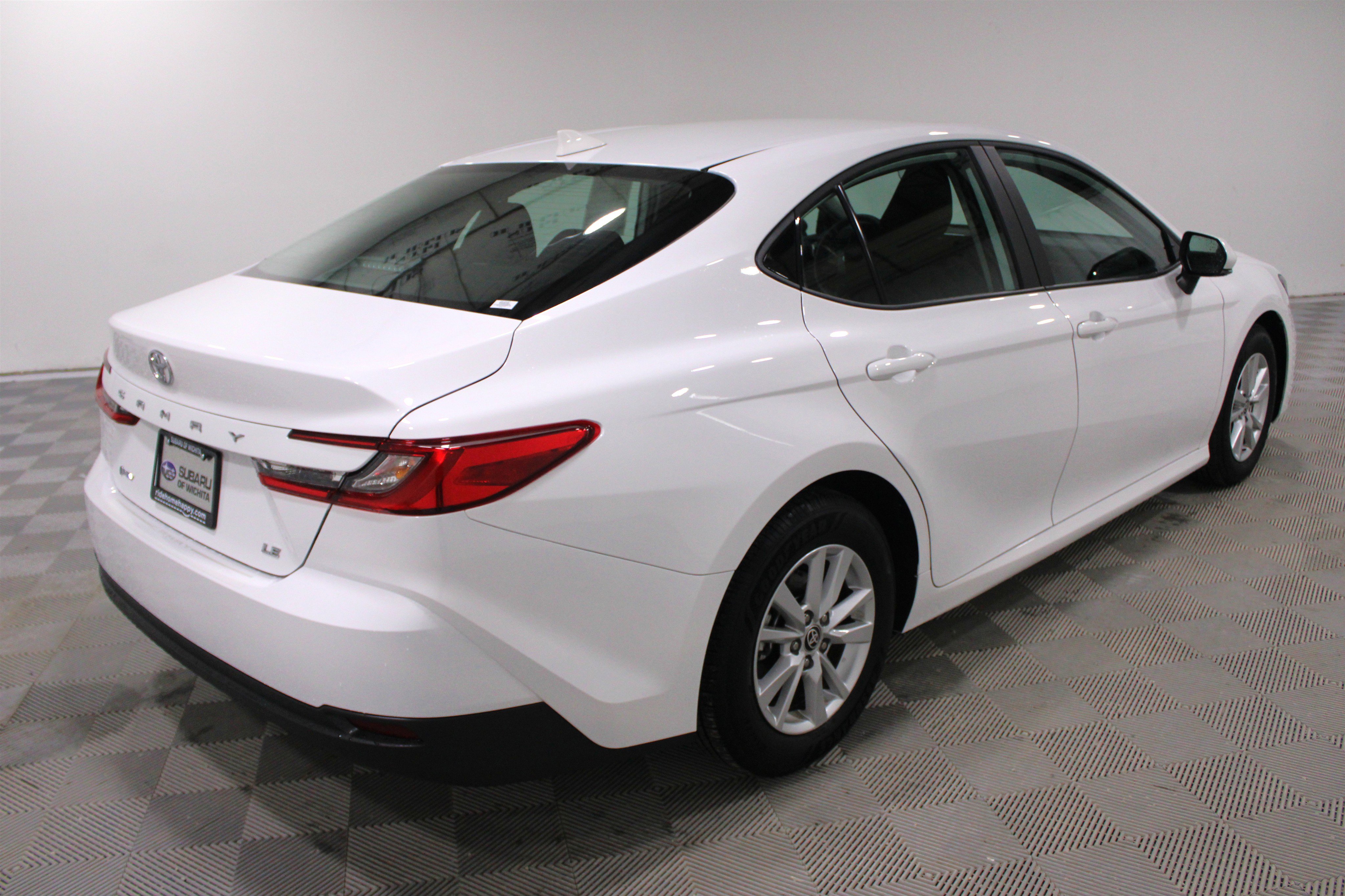 Used 2025 Toyota Camry LE w/ Convenience Package image 27