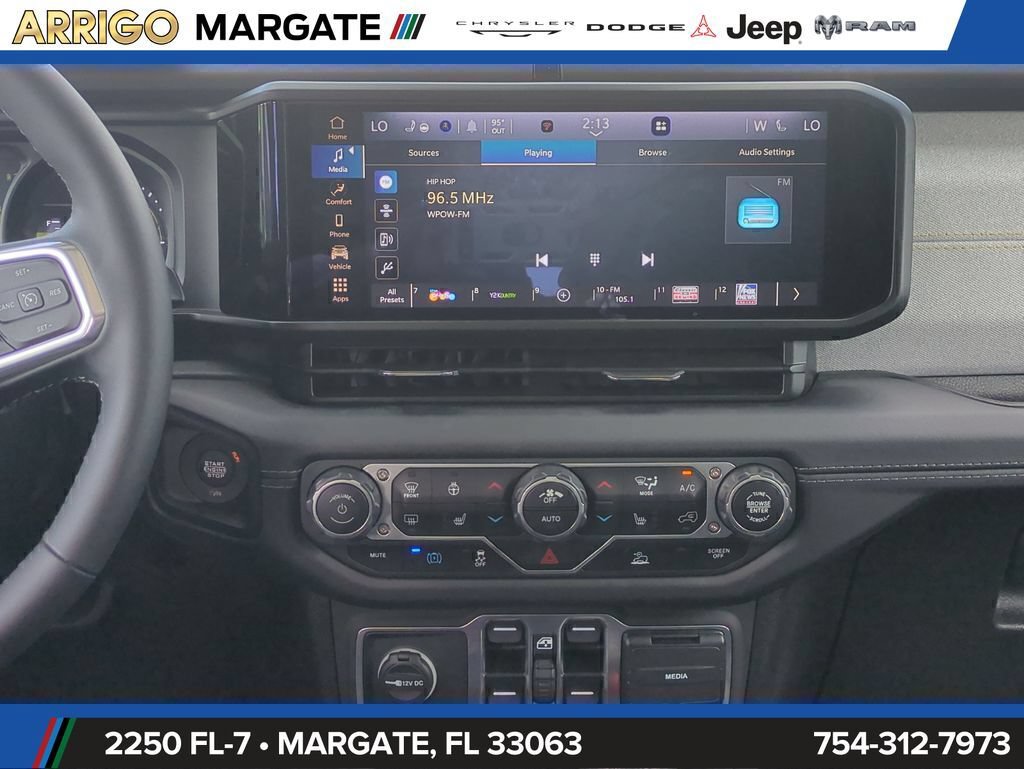 Used 2025 Jeep Wrangler Unlimited Sahara AWD/4WD image 18