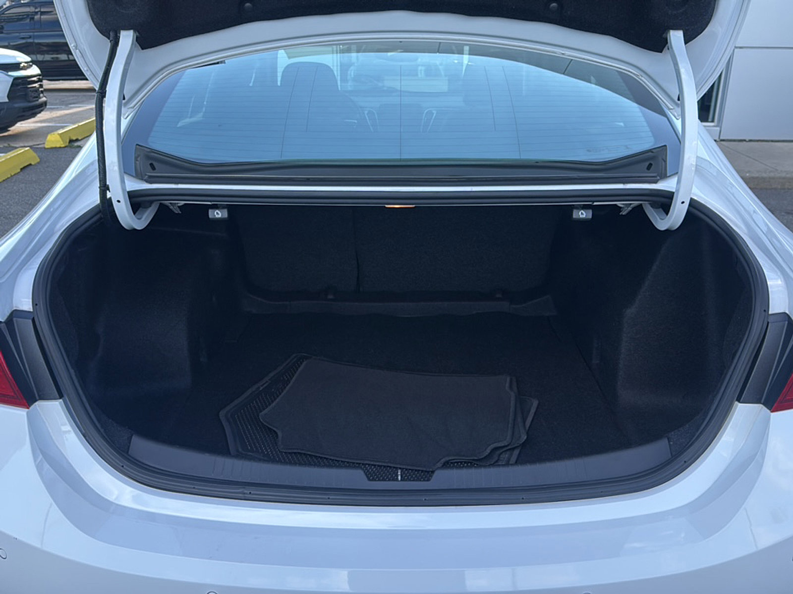 Used 2021 Chevrolet Malibu RS image 22