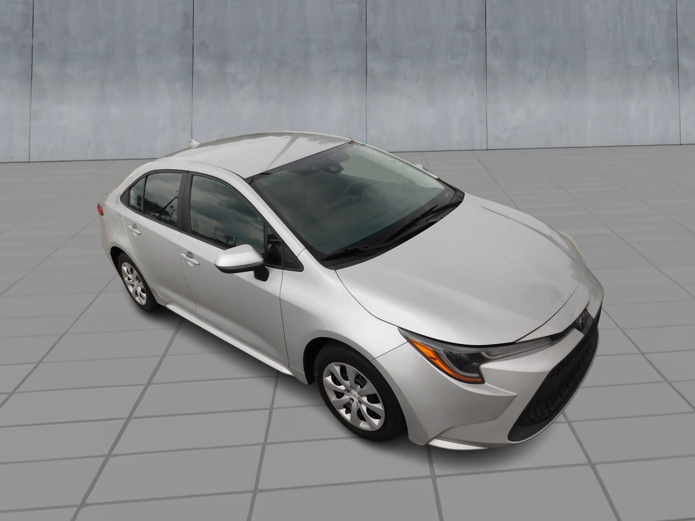 Used 2022 Toyota Corolla LE FWD image 2
