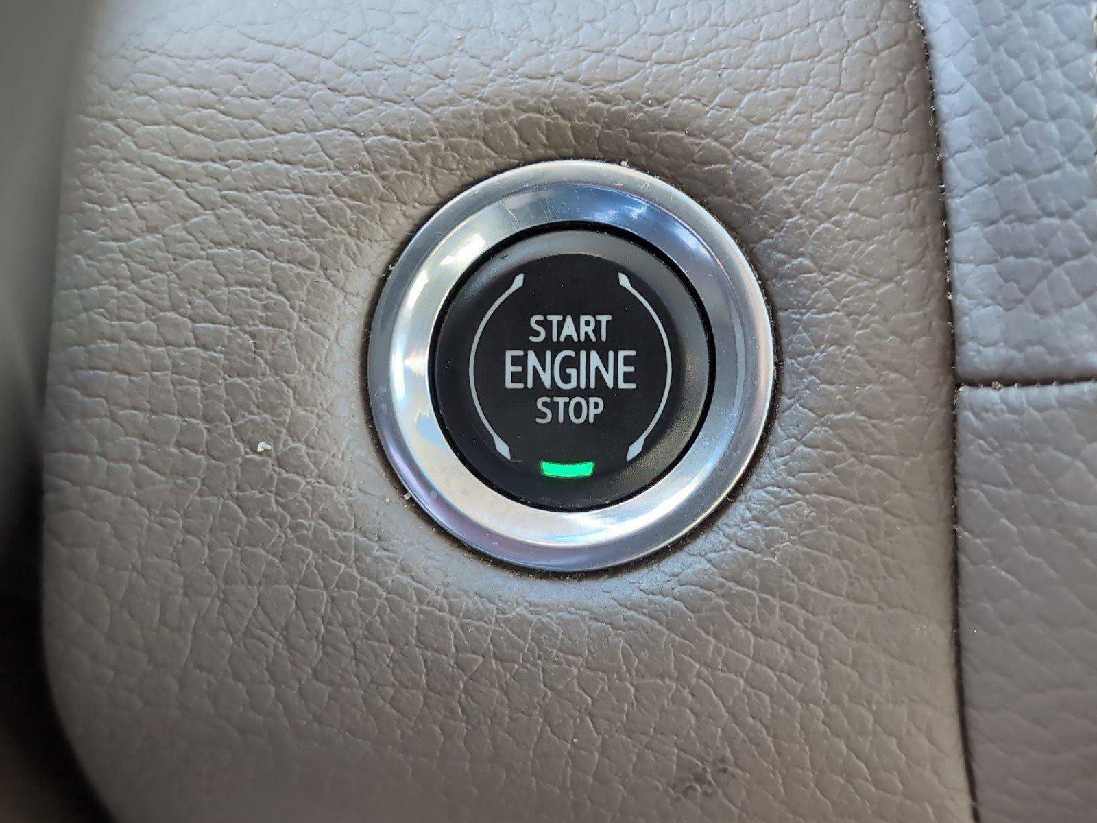 Used 2023 GMC Yukon XL Denali image 25