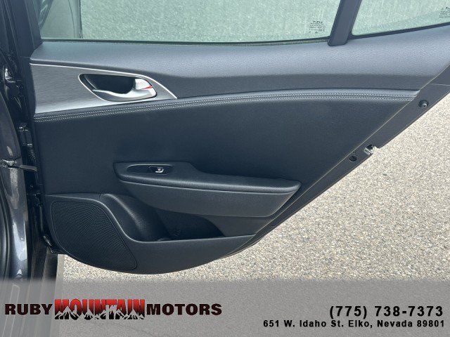 Used 2022 Kia Stinger GT1 AWD/4WD image 23