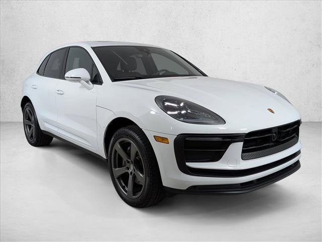 Certified 2025 Porsche Macan AWD/4WD image 7