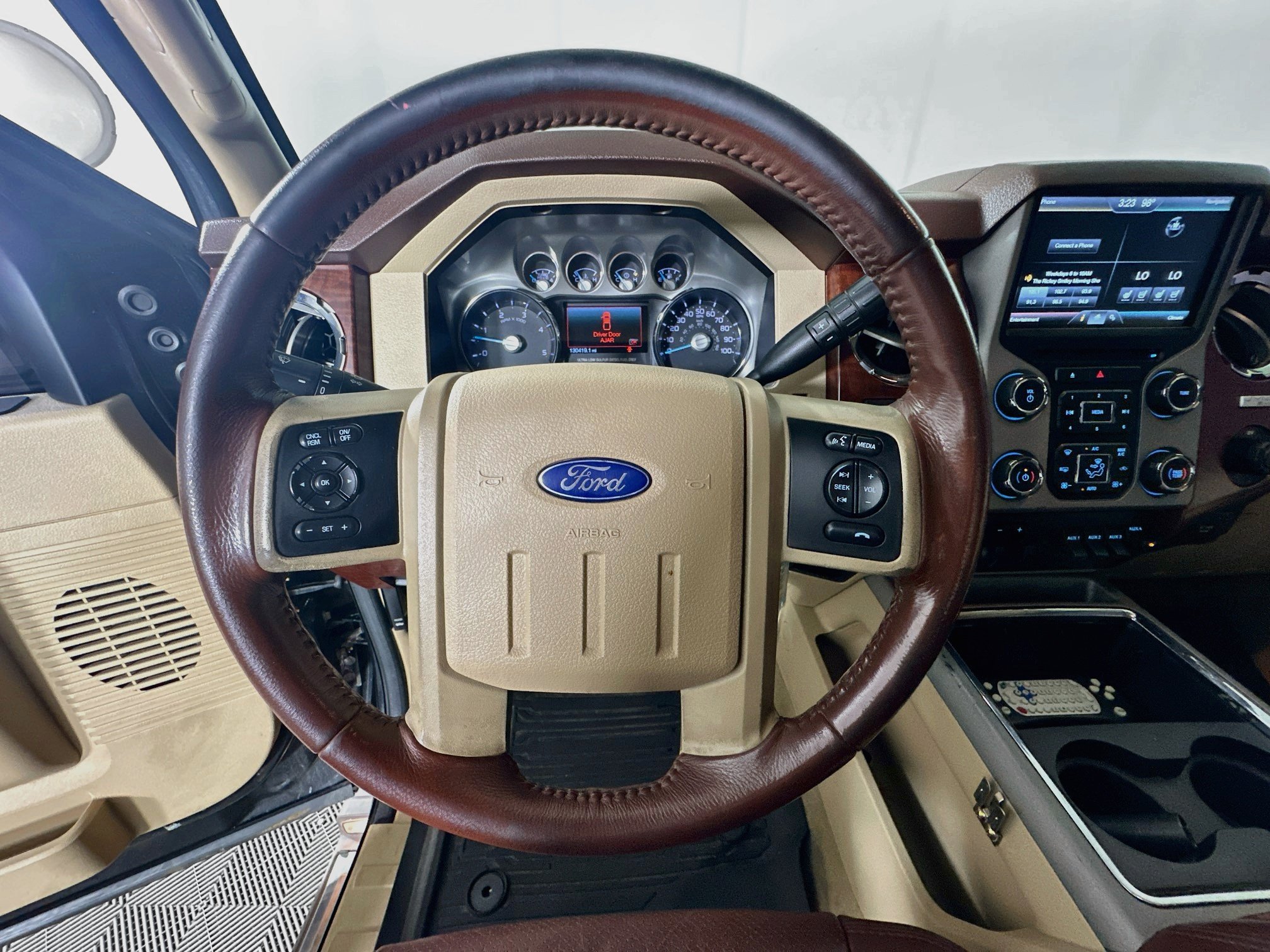 Used 2014 Ford F350 King Ranch w/ Snow Plow Prep Package AWD/4WD image 15
