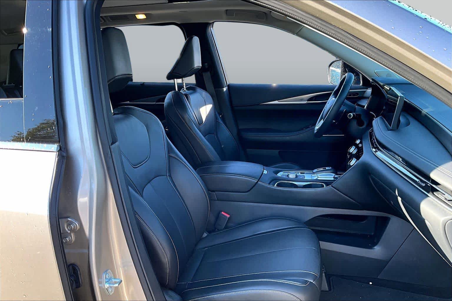 Used 2025 INFINITI QX60 Luxe w/ Vision Package AWD/4WD image 9