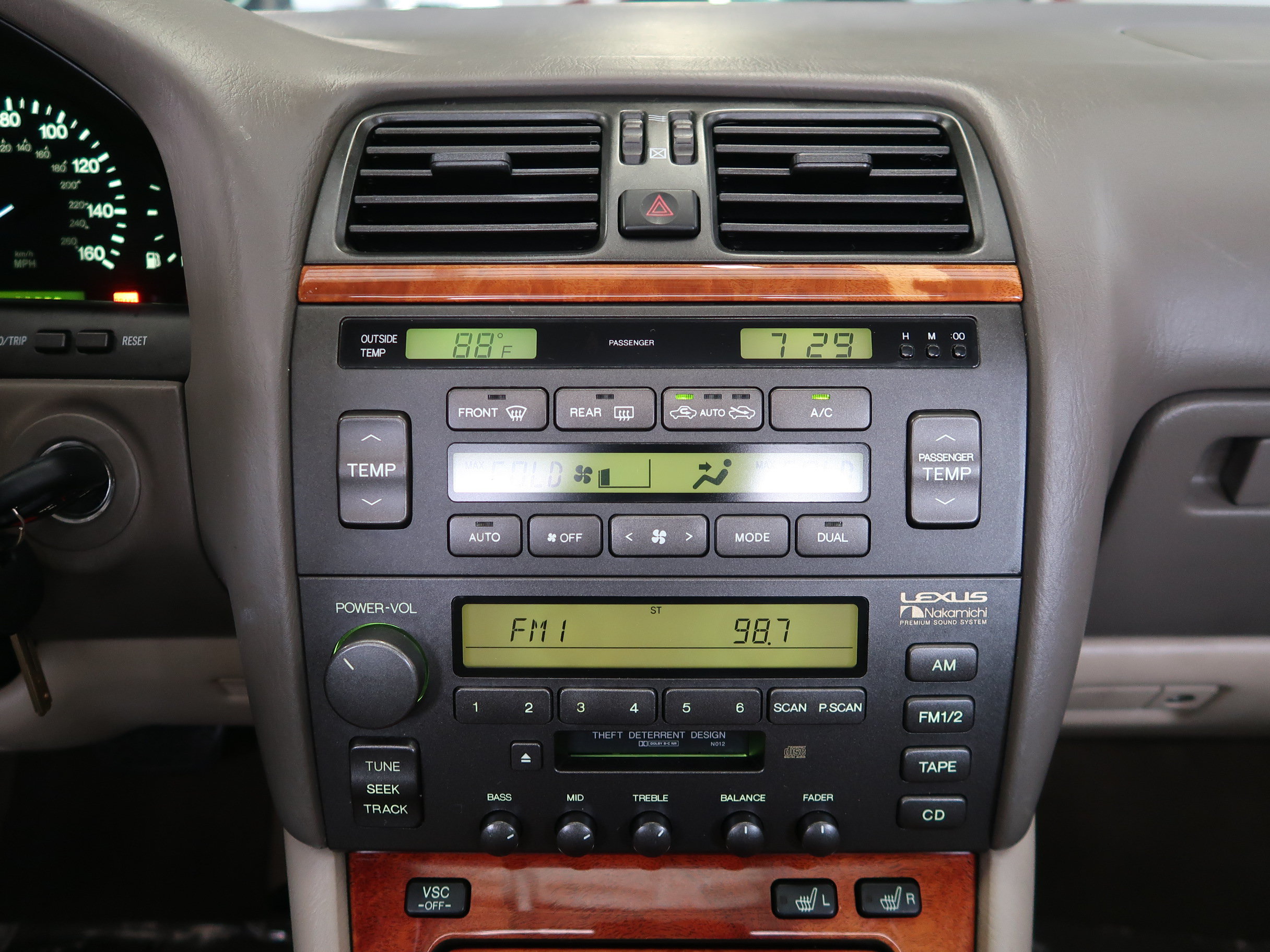 Used 2000 Lexus LS 400 RWD image 16
