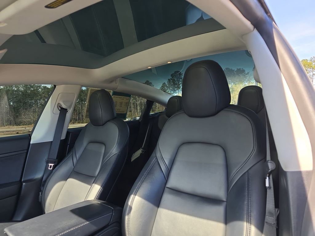 Used 2021 Tesla Model 3 Standard Range Plus image 34
