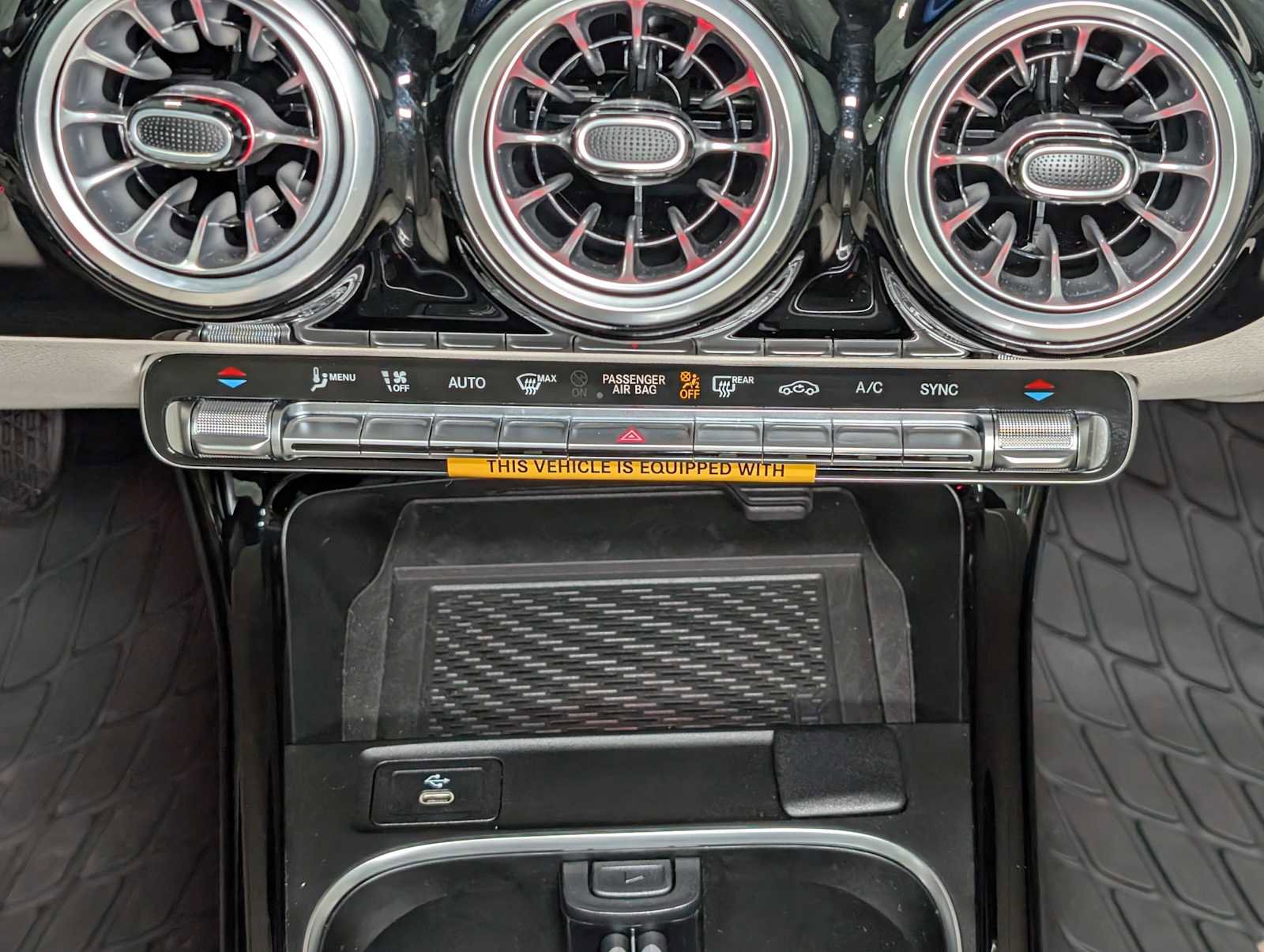 Used 2025 Mercedes-Benz CLA 250 4MATIC image 34