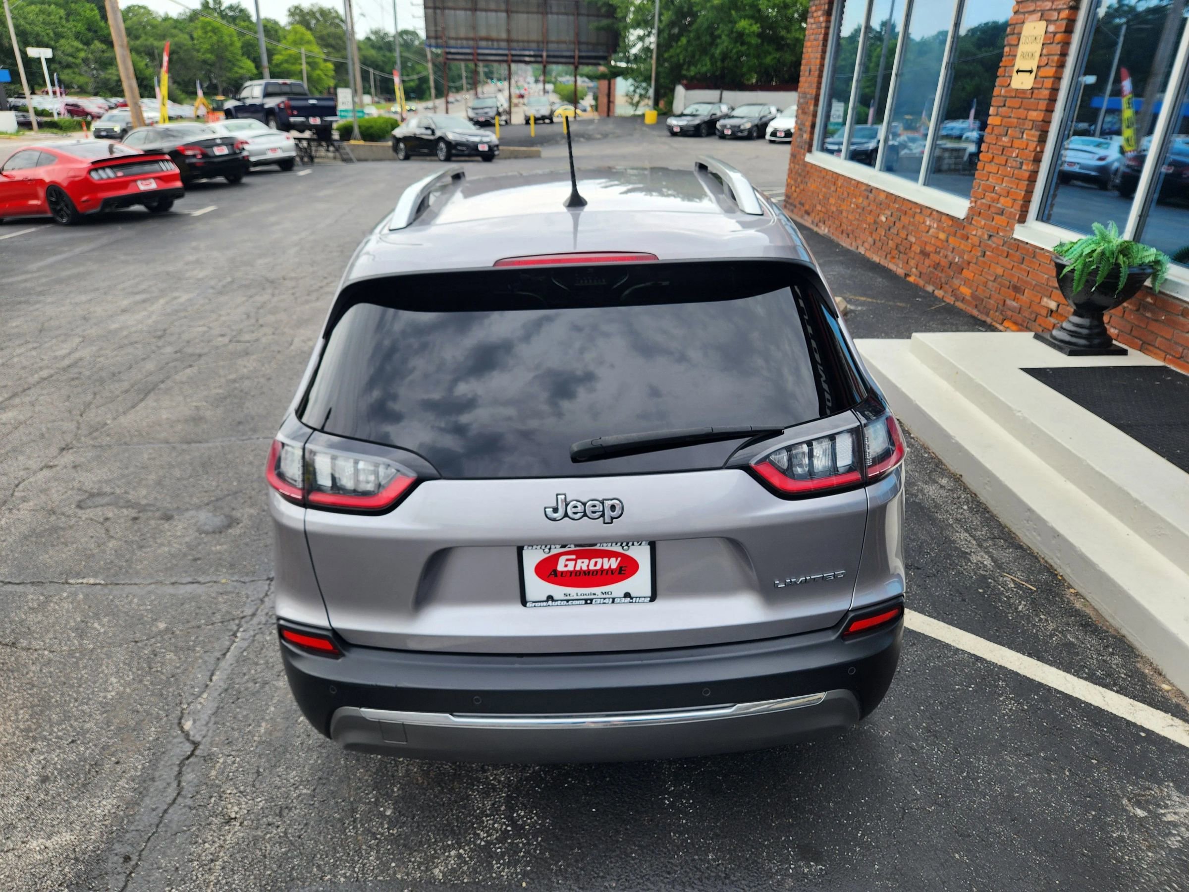 Used 2019 Jeep Cherokee Limited image 75
