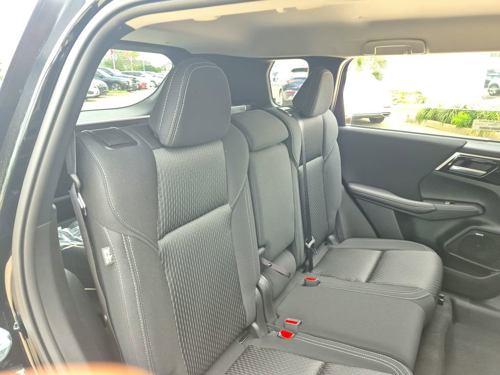 New 2026 Mitsubishi Outlander ES image 25