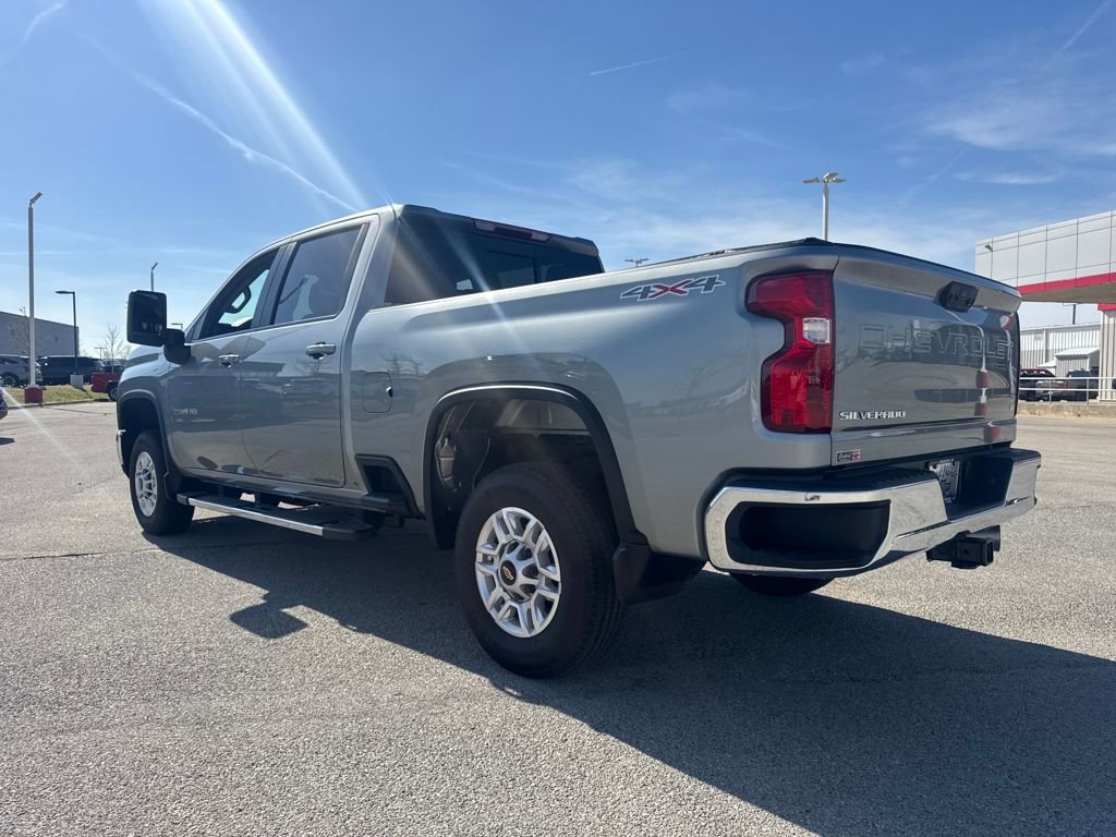 Used 2025 Chevrolet Silverado 2500 LT w/ Convenience Package image 4