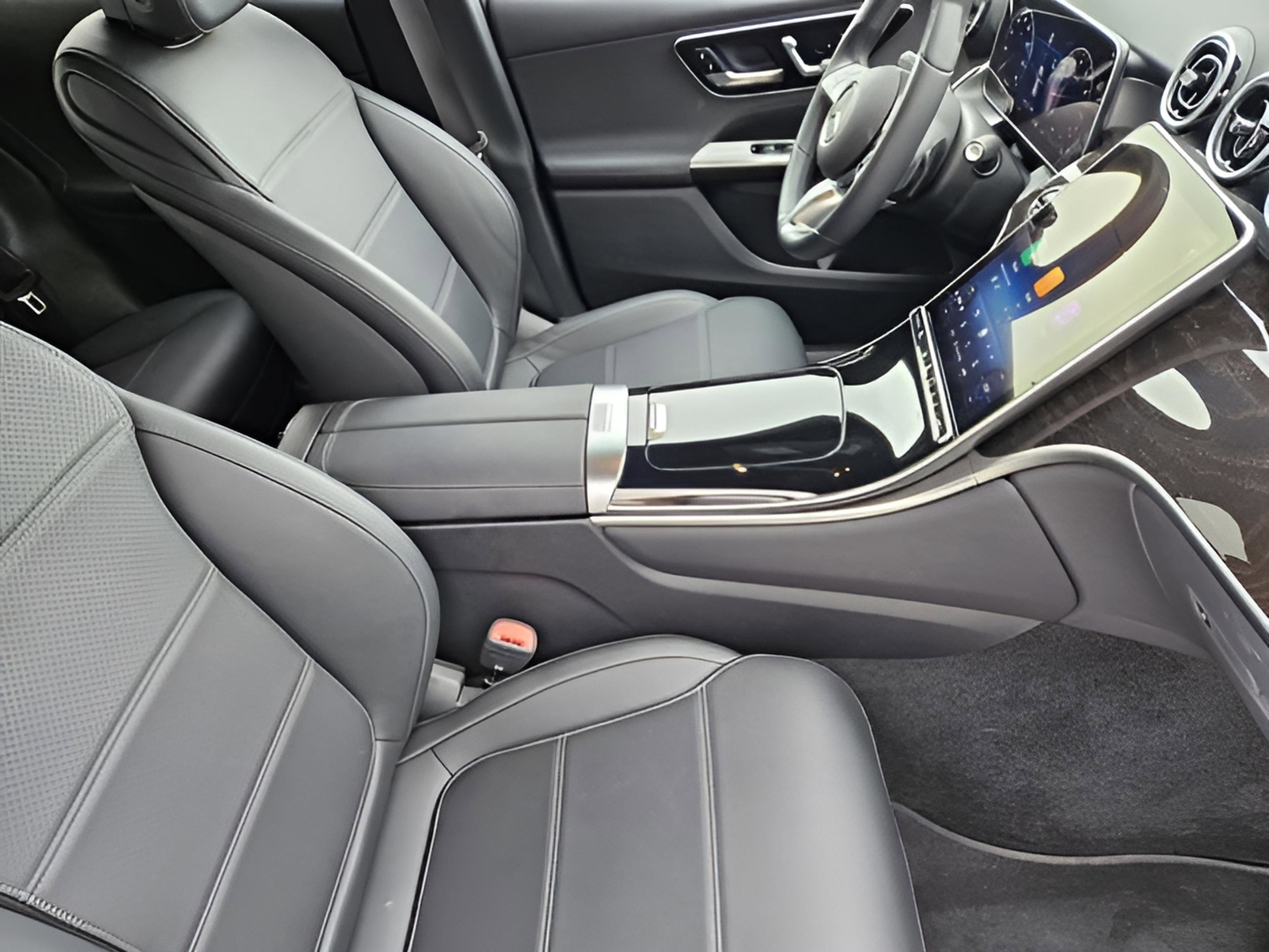 Certified 2025 Mercedes-Benz GLC 300 4MATIC image 13