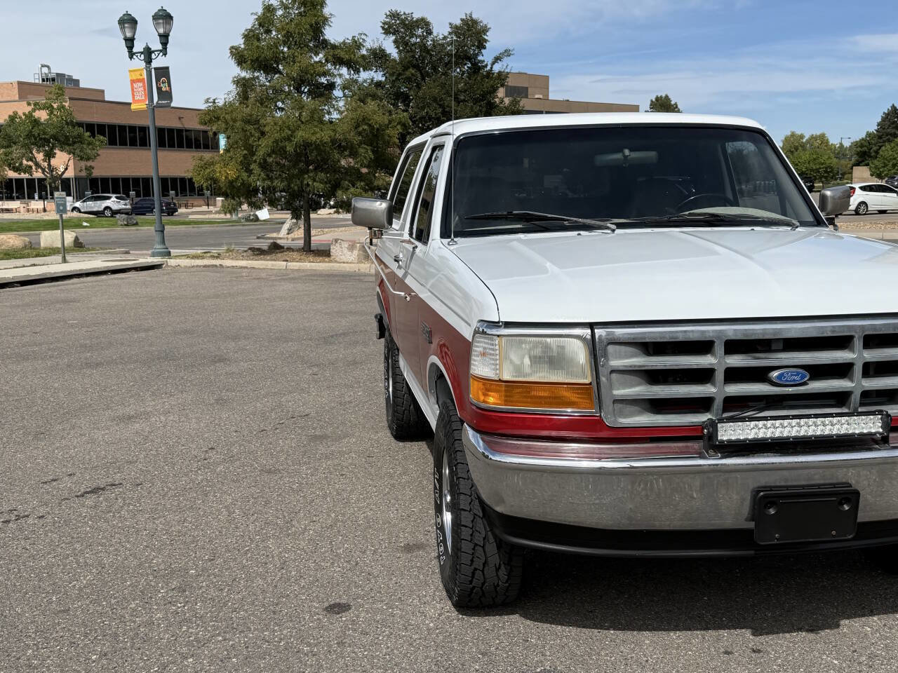 Used 1996 Ford Bronco XLT image 4