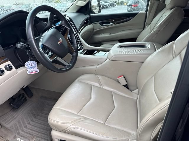 Used 2018 Cadillac Escalade Luxury w/ LPO, Radiant Package AWD/4WD image 5