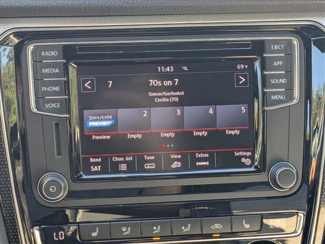 Used 2018 Volkswagen Passat GT image 13