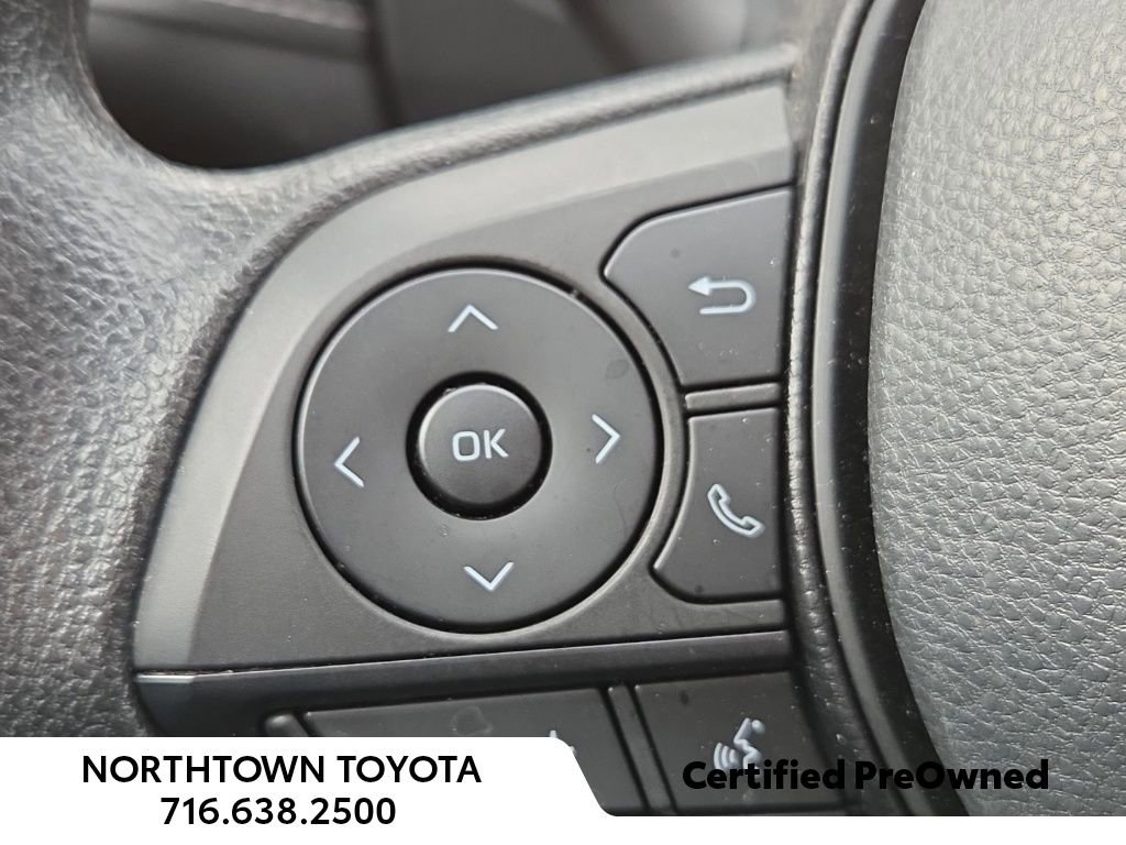 Used 2022 Toyota RAV4 LE image 19