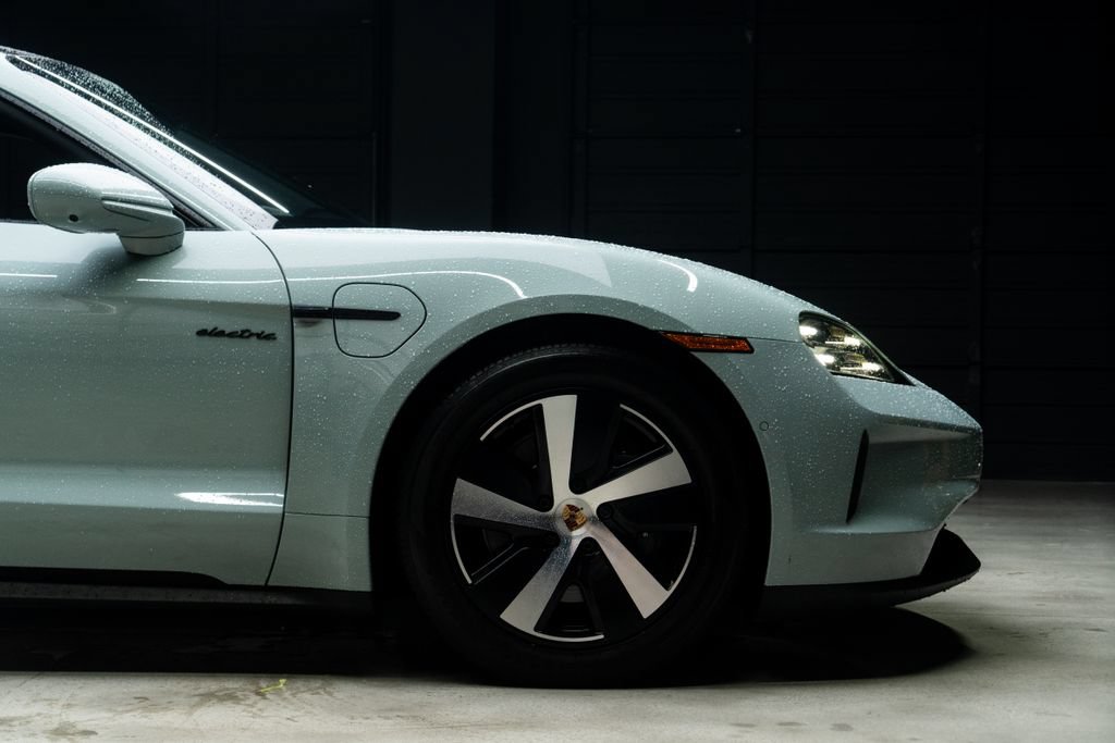 Used 2025 Porsche Taycan RWD image 9
