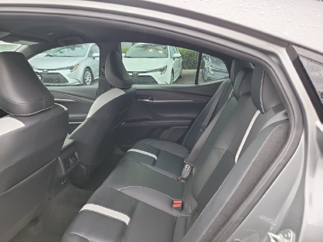 Used 2025 Toyota Camry SE FWD image 8