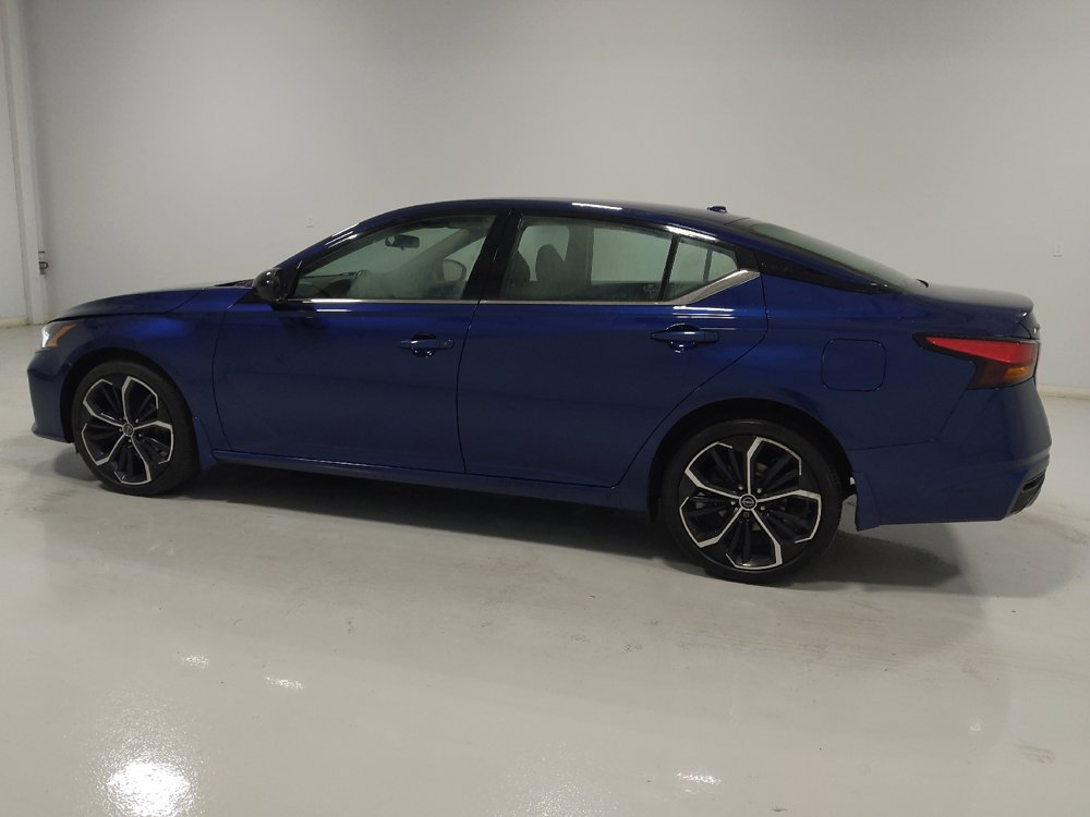 Used 2023 Nissan Altima 2.5 SR AWD/4WD image 3