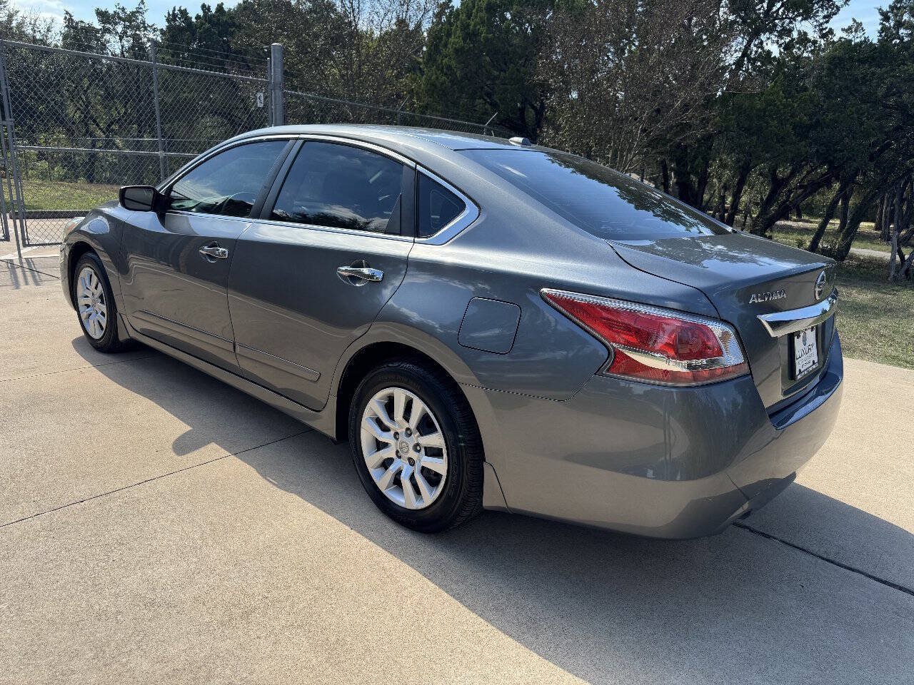 Used 2014 Nissan Altima 2.5 S w/ Display Audio Package FWD image 8