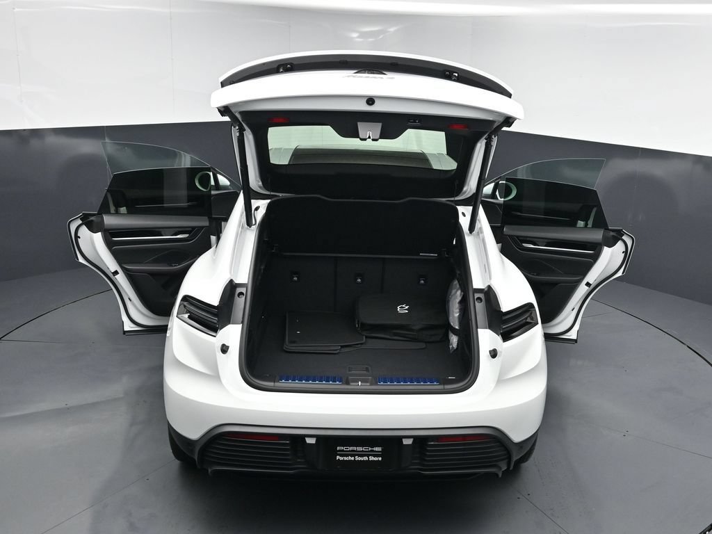 New 2026 Porsche Macan 4 Electric AWD/4WD image 29