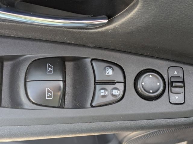 Used 2024 Nissan Kicks SV image 12