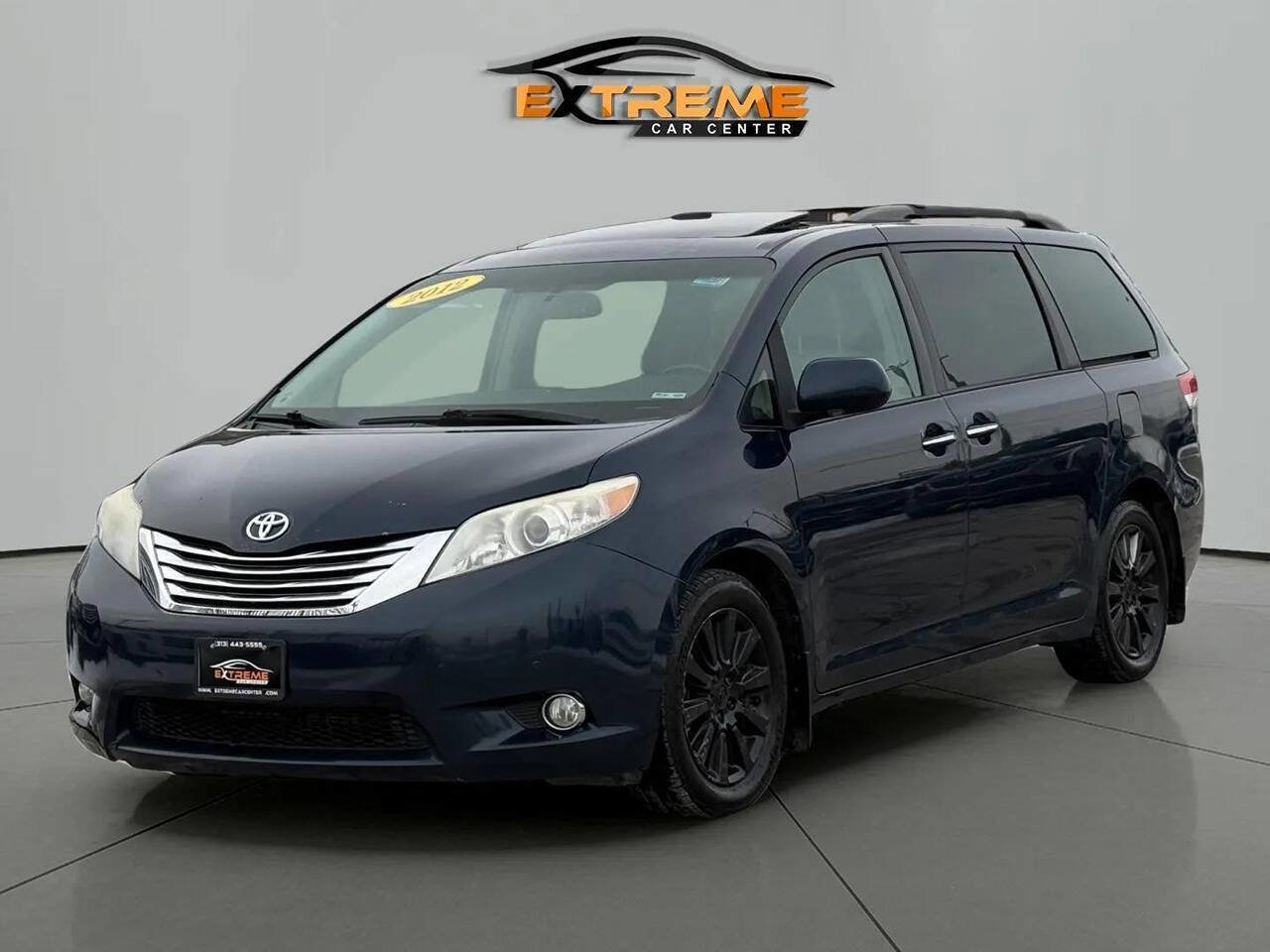 Used 2012 Toyota Sienna Limited image 1