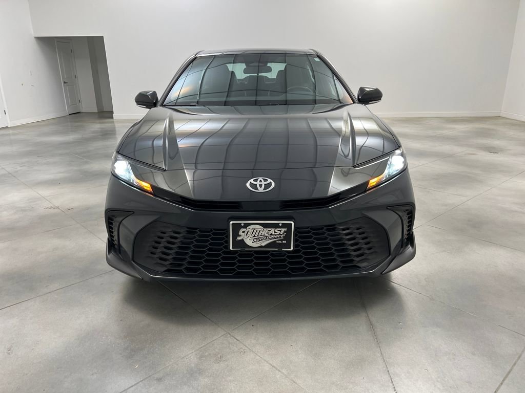 Used 2025 Toyota Camry SE FWD video 2