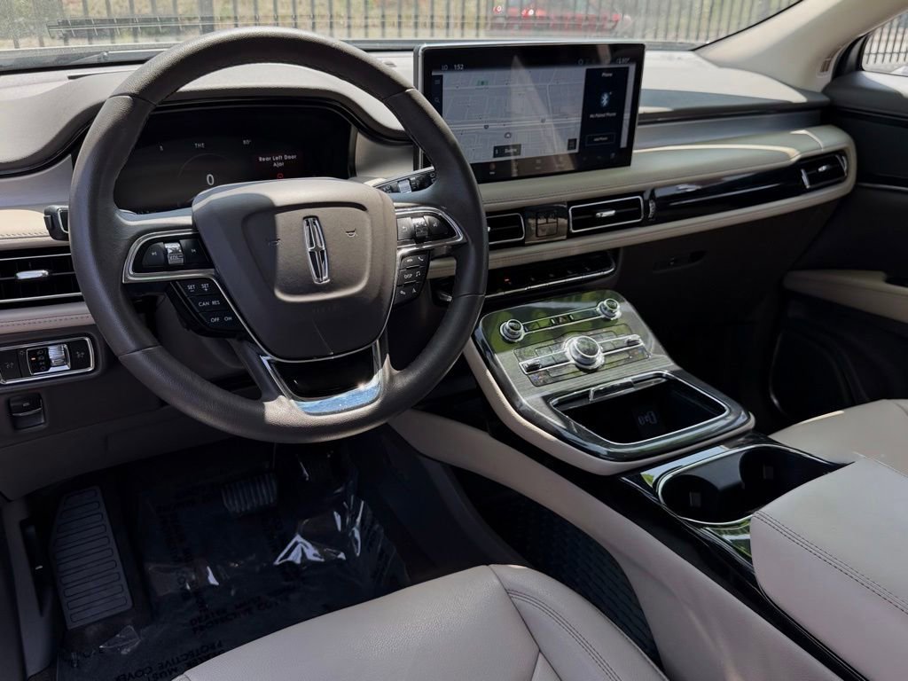 Used 2023 Lincoln Nautilus FWD image 28
