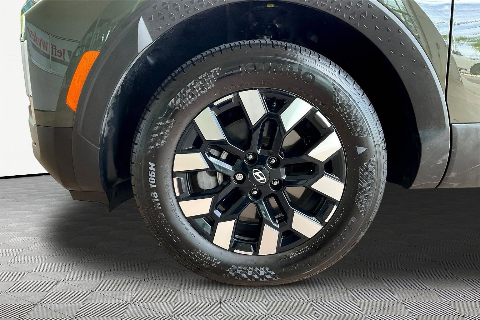 Used 2025 Hyundai Santa Cruz SEL AWD/4WD image 32