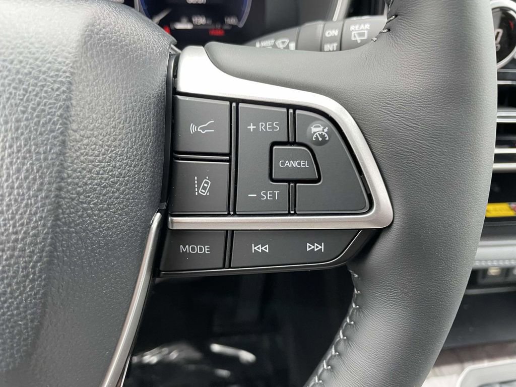 New 2026 Toyota Highlander Limited image 36