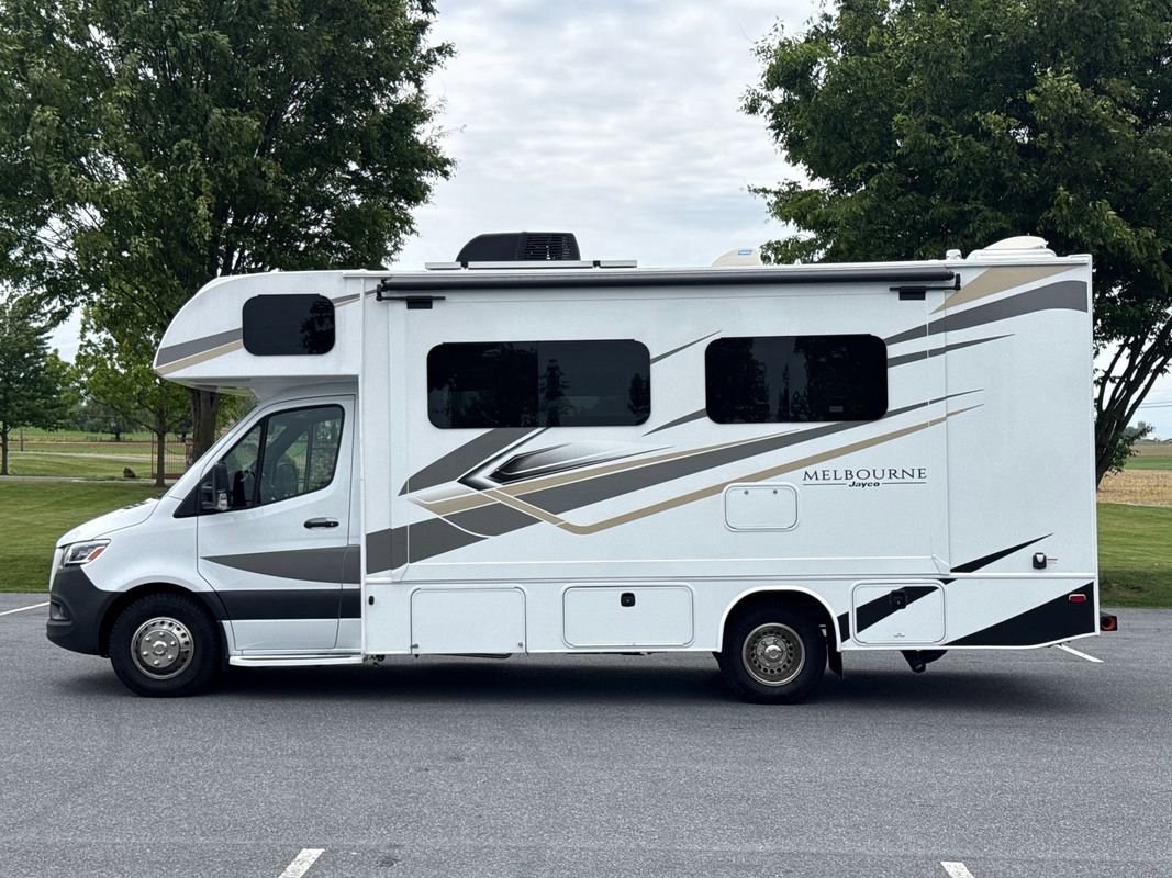 Used 2022 Mercedes-Benz Sprinter 3500 image 4