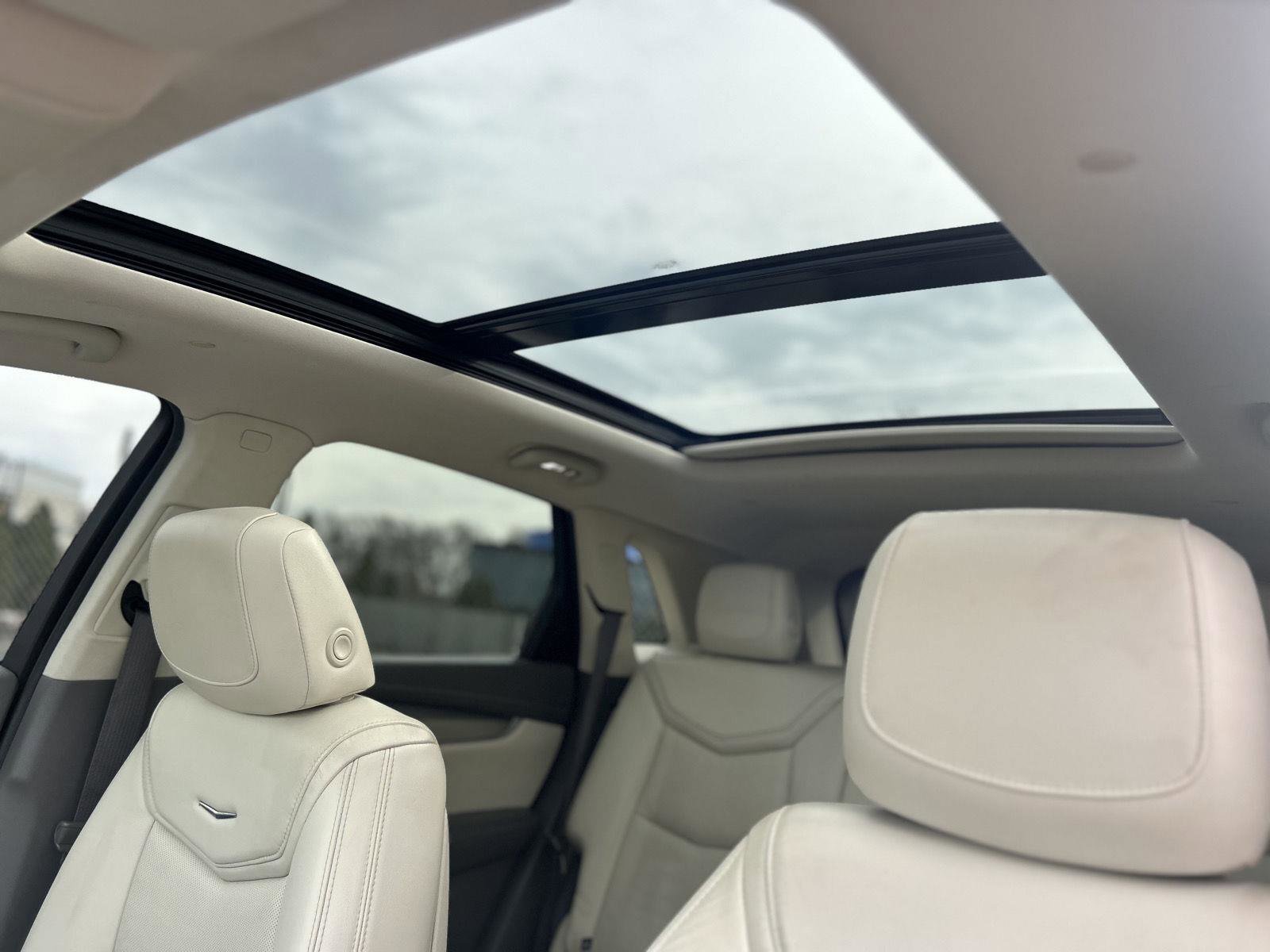 Used 2018 Cadillac XT5 Premium Luxury AWD/4WD image 17