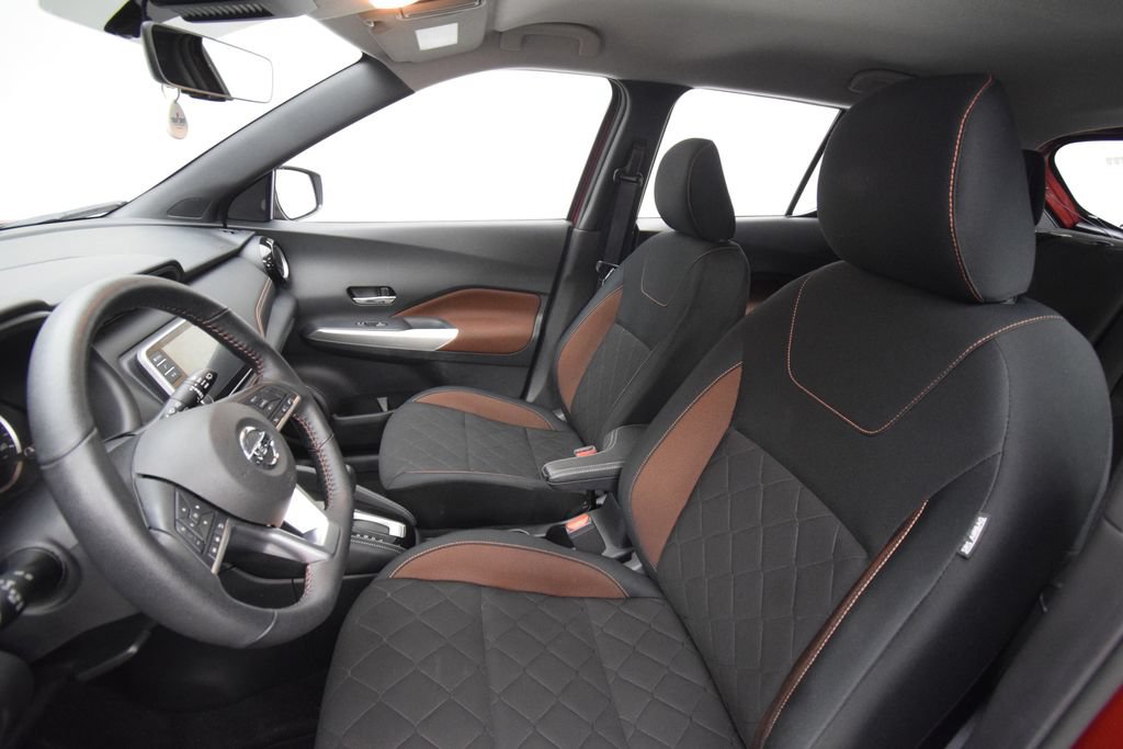 Used 2020 Nissan Kicks SR w/ Exterior Package FWD image 19