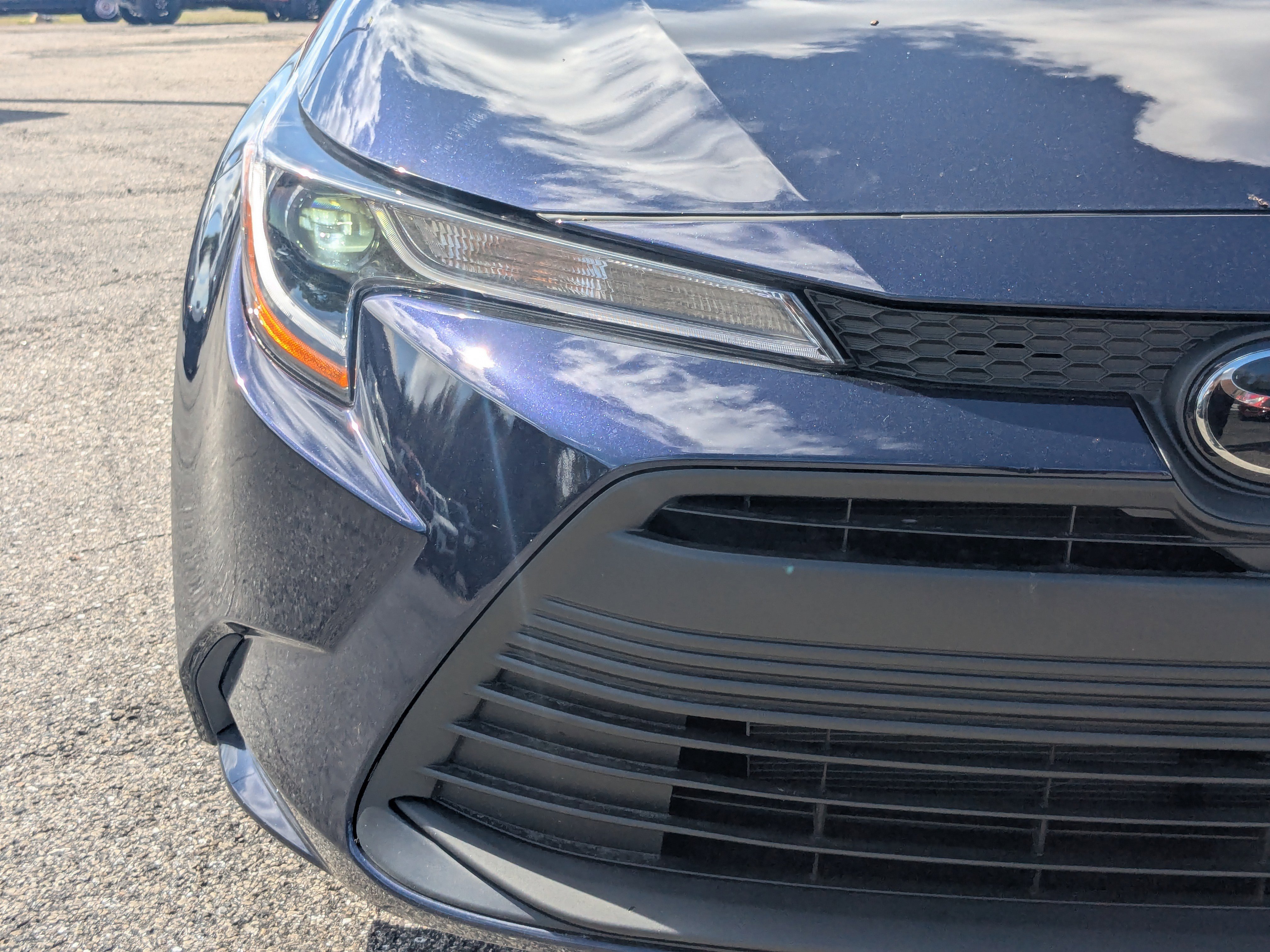 Used 2025 Toyota Corolla LE FWD image 10
