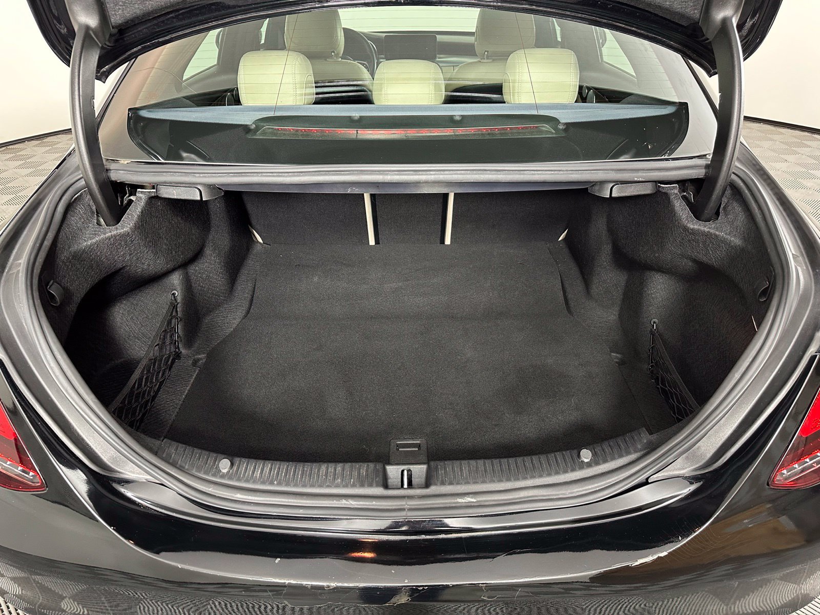 Used 2019 Mercedes-Benz C 300 Sedan image 25