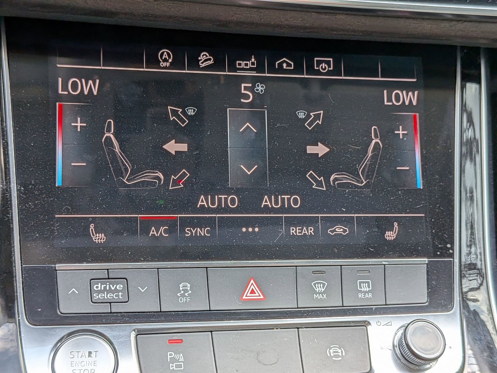 Used 2019 Audi Q8 Premium image 25