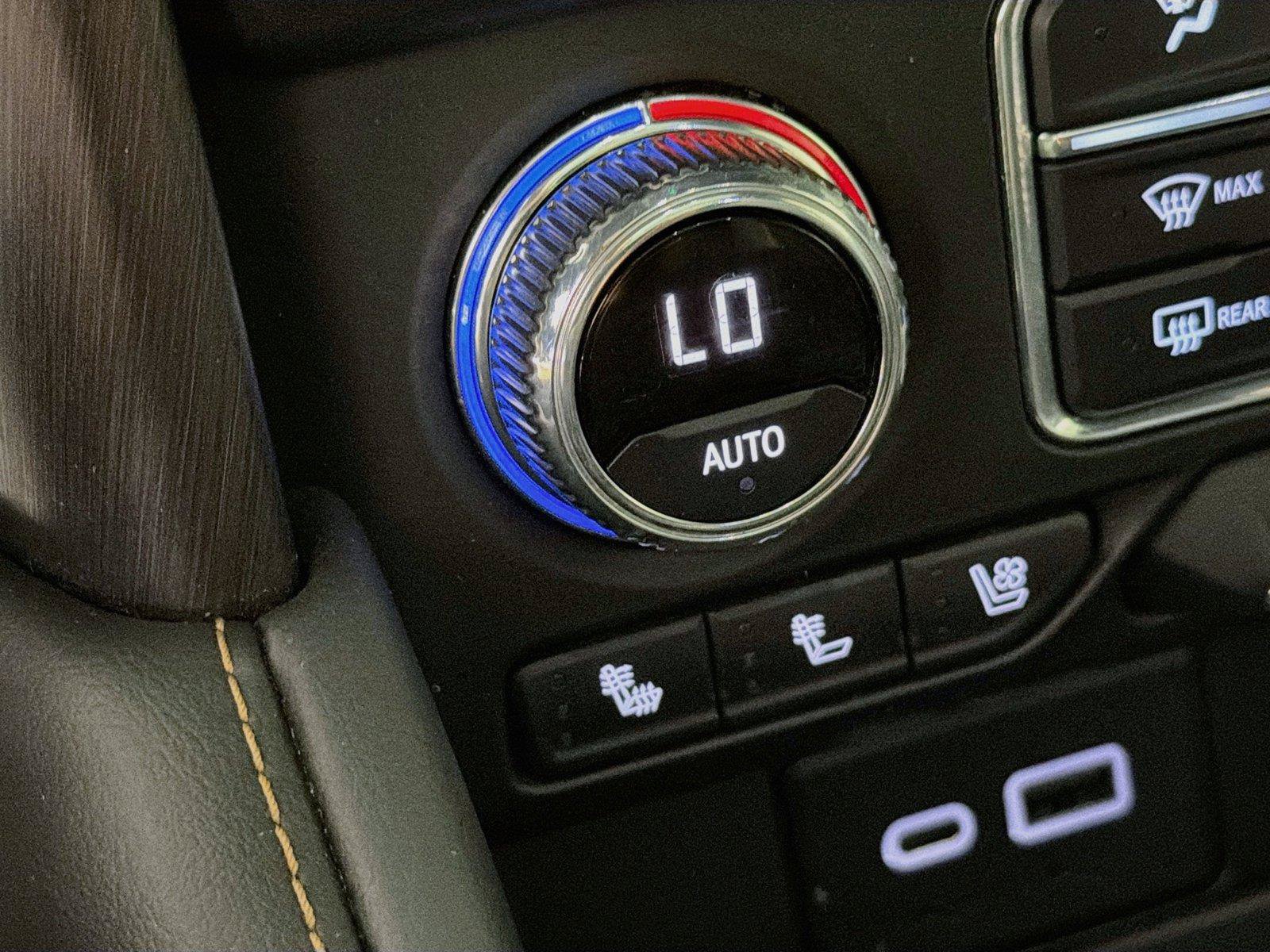 Used 2022 GMC Yukon XL AT4 AWD/4WD image 25
