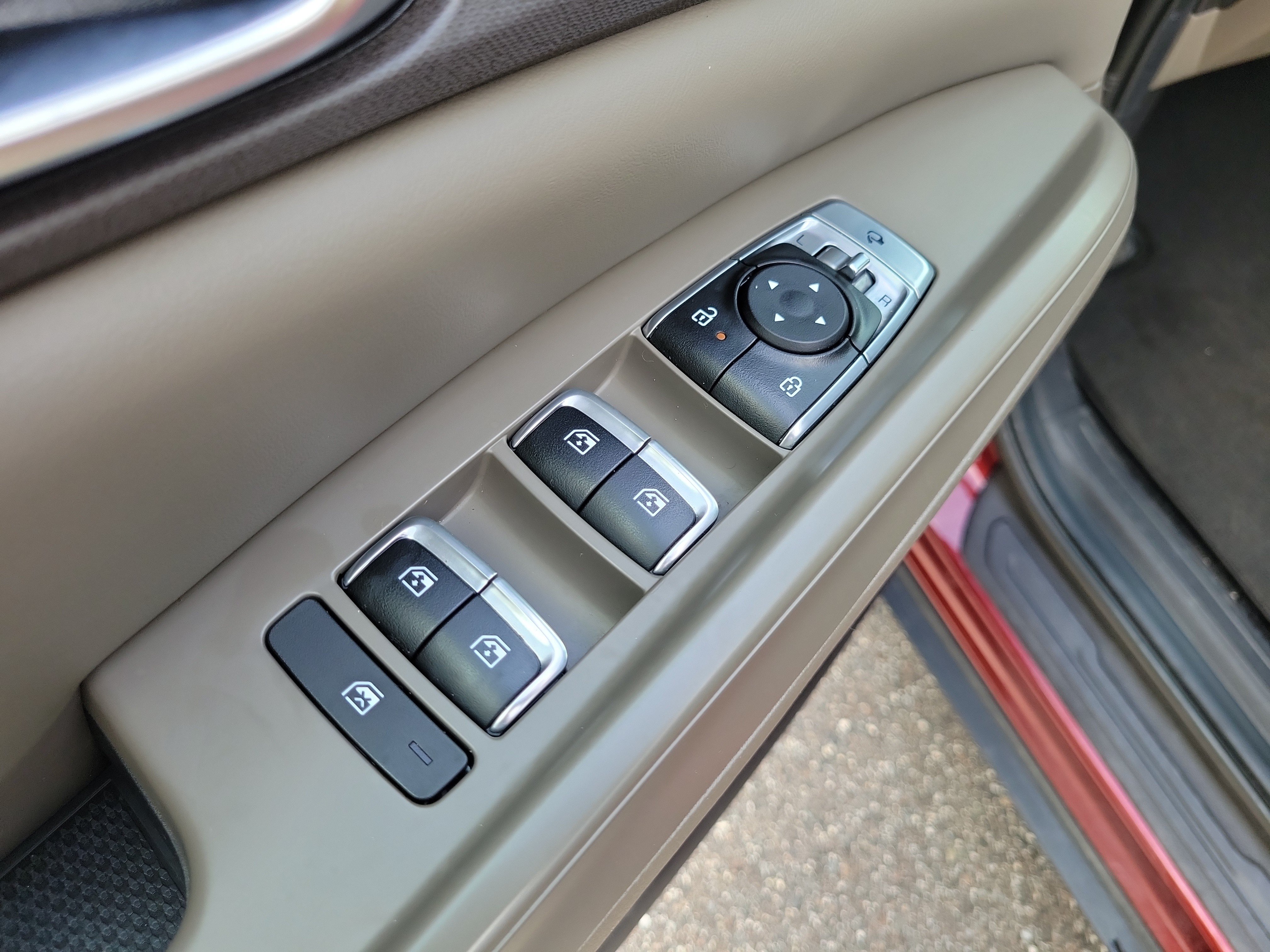 Certified 2025 Kia Carnival EX FWD image 19