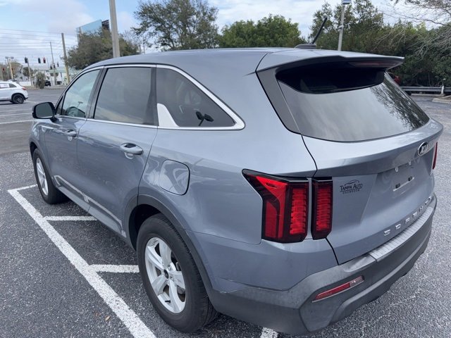 Used 2021 Kia Sorento LX image 6