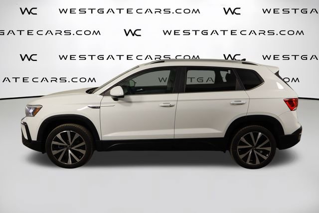 Used 2023 Volkswagen Taos SE w/ Panoramic Sunroof Package image 5