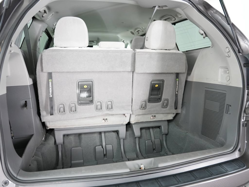 Used 2020 Toyota Sienna LE FWD image 30