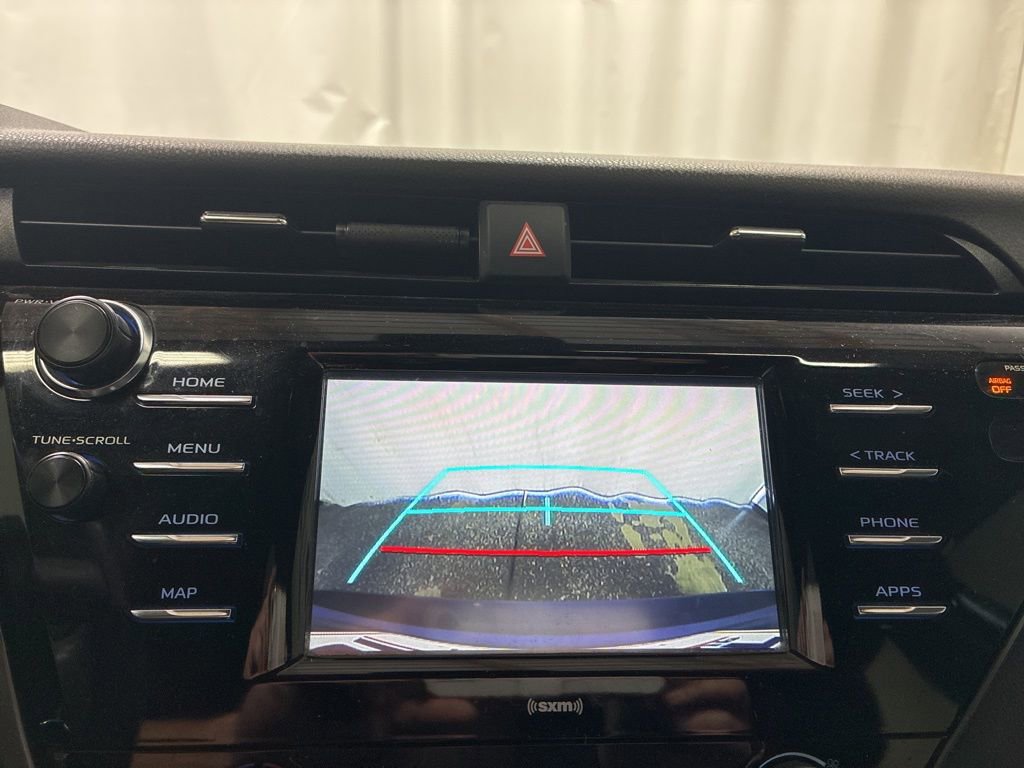 Used 2020 Toyota Camry SE FWD image 18