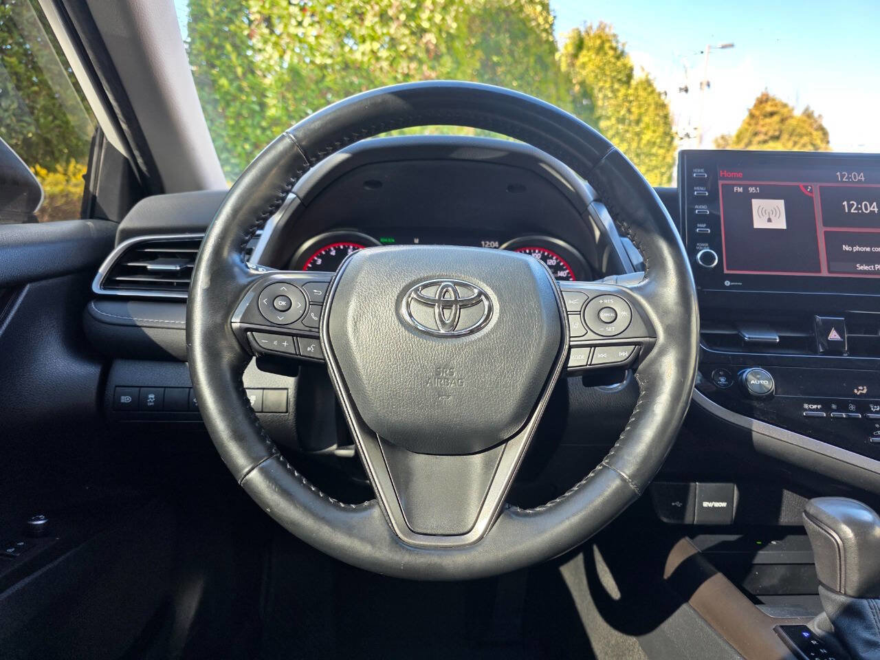 Used 2022 Toyota Camry XSE image 18